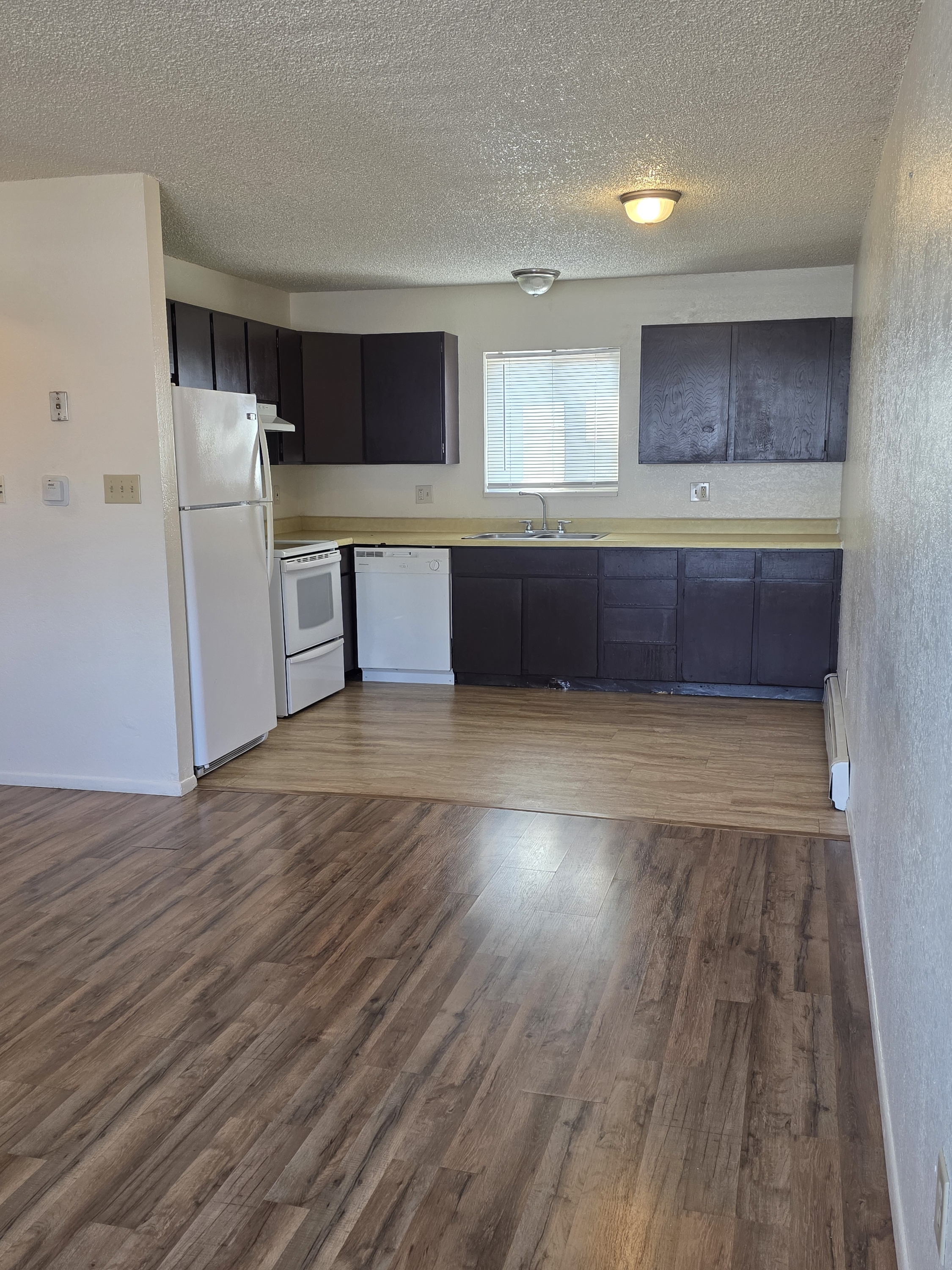2543 Grand Avenue - 1